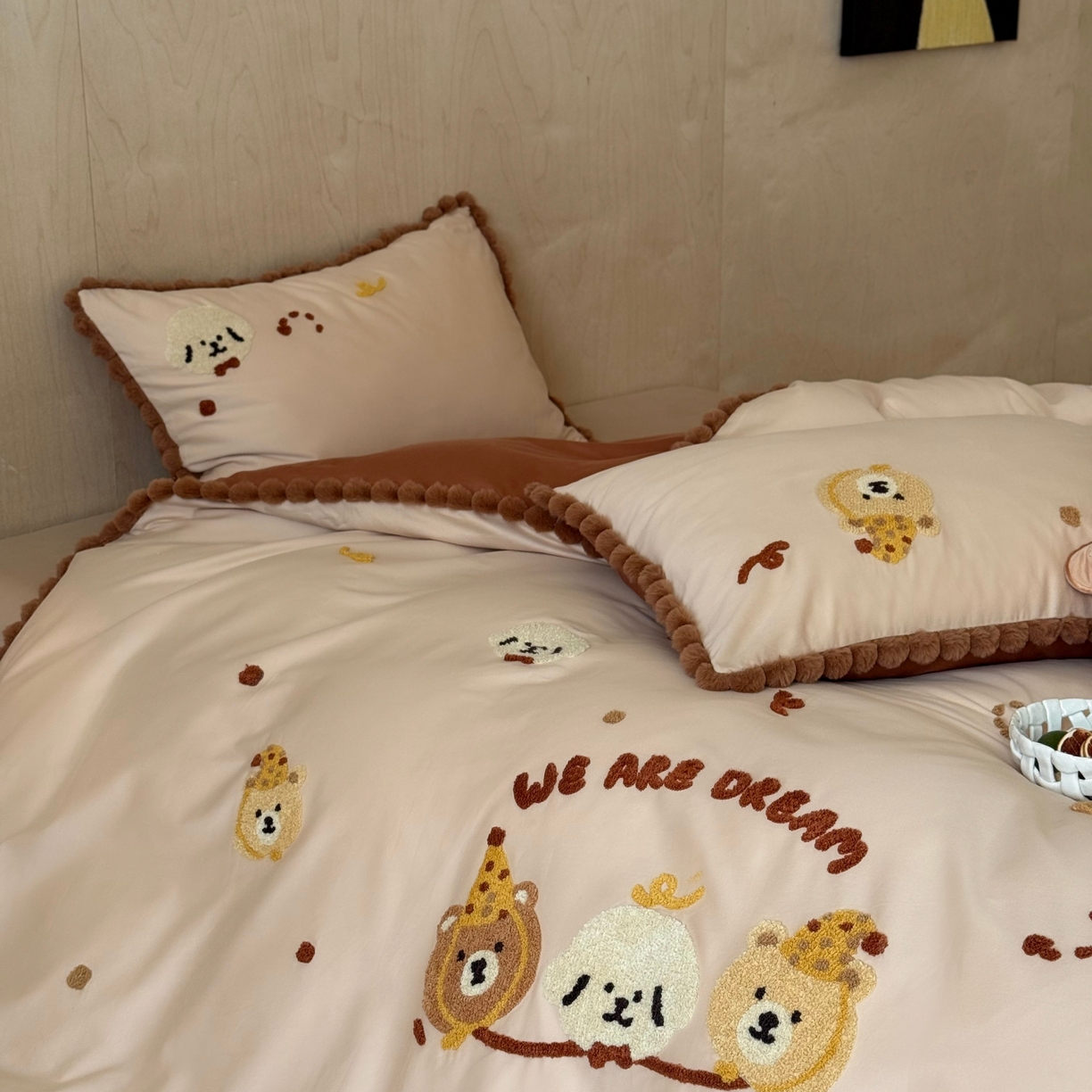 91家纺网 家纺一手货源 找家纺 佳汐蓝家纺 2025秋冬新款毛巾绣长绒棉全棉纯棉四件套栗子团团 栗子团团-卡其