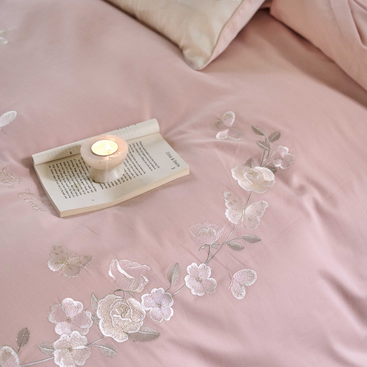 91家纺网 家纺一手货源 找家纺 佳汐蓝家纺 2025秋冬新款刺绣长绒棉全棉纯棉磨毛四件套花序 花序-粉