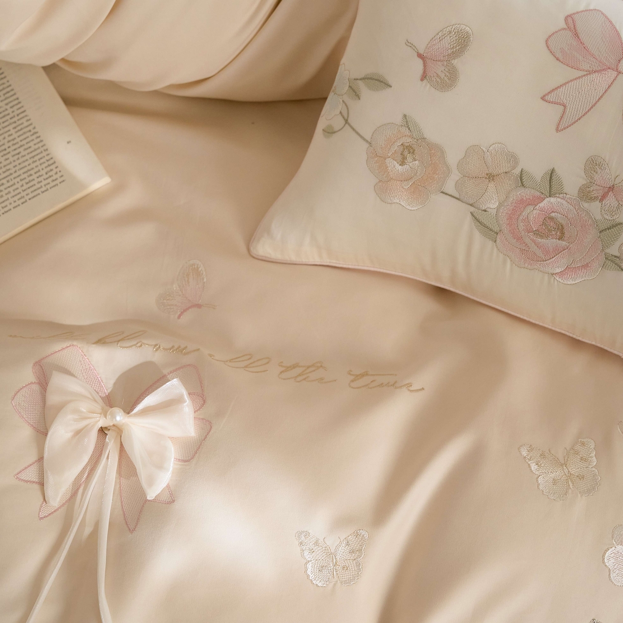 91家纺网 家纺一手货源 找家纺 佳汐蓝家纺 2025秋冬新款刺绣长绒棉全棉纯棉磨毛四件套花序 花序-奶芙粉