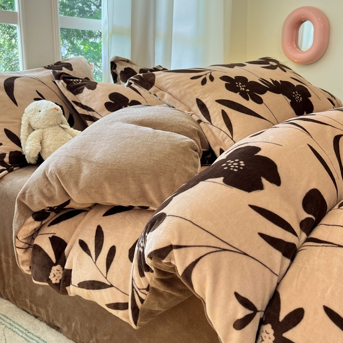 91家纺网 家纺一手货源 找家纺 （总）女子家纺 2025秋冬新款加厚200g牛奶绒印花四件套