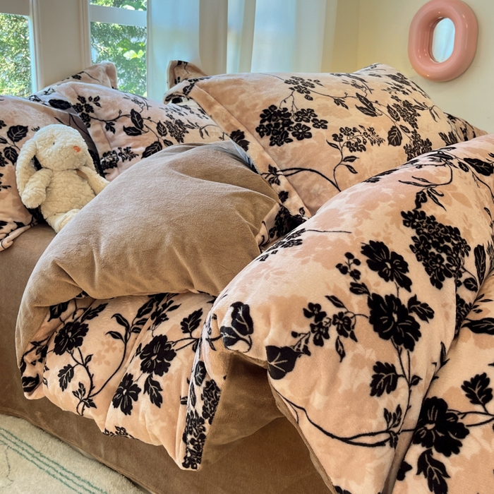 91家纺网 家纺一手货源 找家纺 （总）女子家纺 2025秋冬新款加厚200g牛奶绒印花四件套