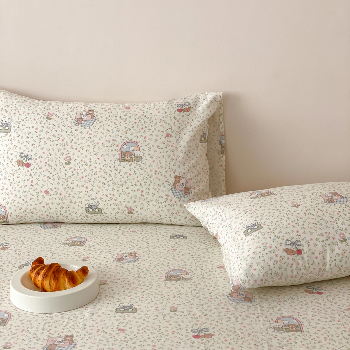 91家纺网 家纺一手货源 找家纺 8小时家纺 2025新款40s天然肌理双层纱单品床单 快乐小狗床单