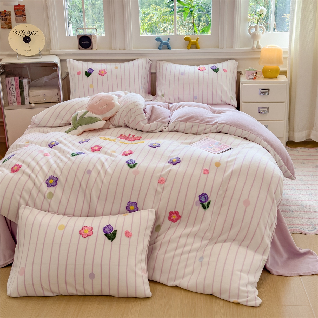 91家纺网 家纺一手货源 找家纺 兄弟坊 2025新款A类牛奶绒印花毛巾绣四件套 毛巾绣-小花园