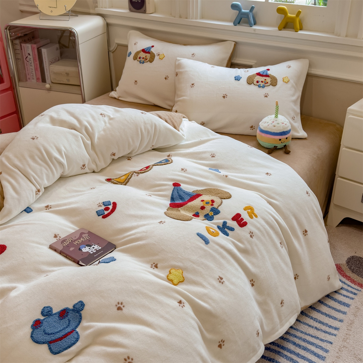 91家纺网 家纺一手货源 找家纺 兄弟坊 2025新款A类牛奶绒印花毛巾绣四件套 毛巾绣-马戏团