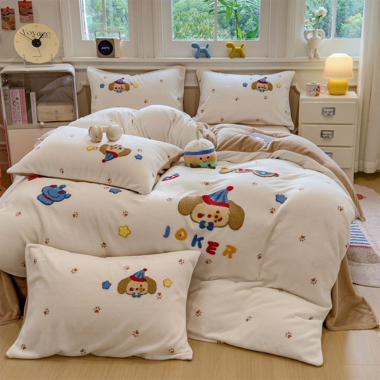 91家纺网 家纺一手货源 找家纺 兄弟坊 2025新款A类牛奶绒印花毛巾绣四件套 毛巾绣-马戏团