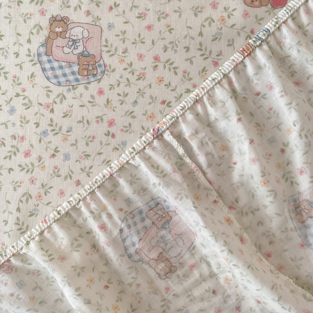 91家纺网 家纺一手货源 找家纺 8小时家纺 2025新款40s天然肌理双层纱单品床笠 快乐小狗