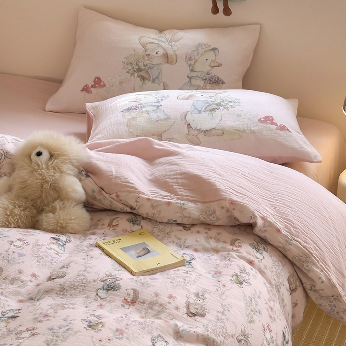 91家纺网 家纺一手货源 找家纺 （总）咏绒家纺工厂店 2025新款全棉皱皱纱大版卡通数码印花款四件套