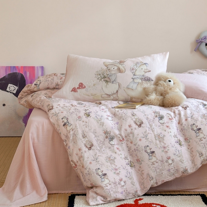 91家纺网 家纺一手货源 找家纺 （总）咏绒家纺工厂店 2025新款全棉皱皱纱大版卡通数码印花款四件套