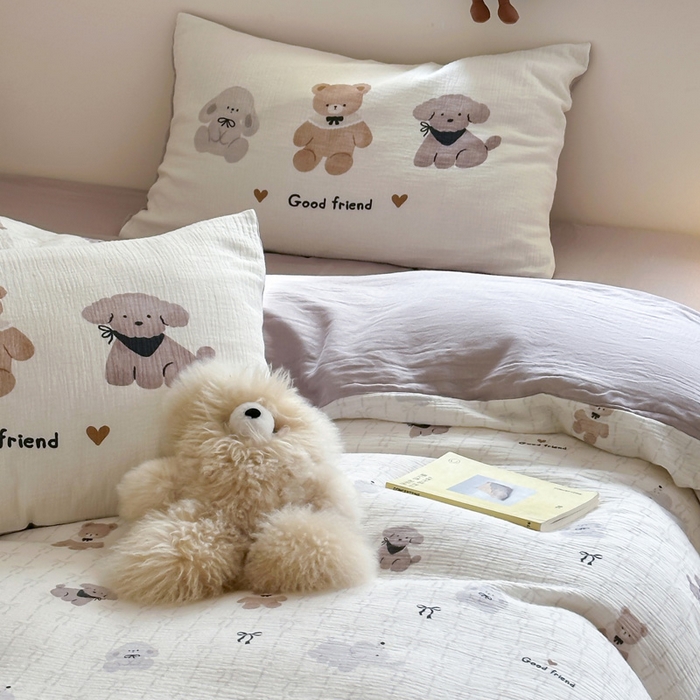 91家纺网 家纺一手货源 找家纺 咏绒家纺工厂店 2025新款全棉皱皱纱大版卡通数码印花款四件套 漂亮的领结-米白