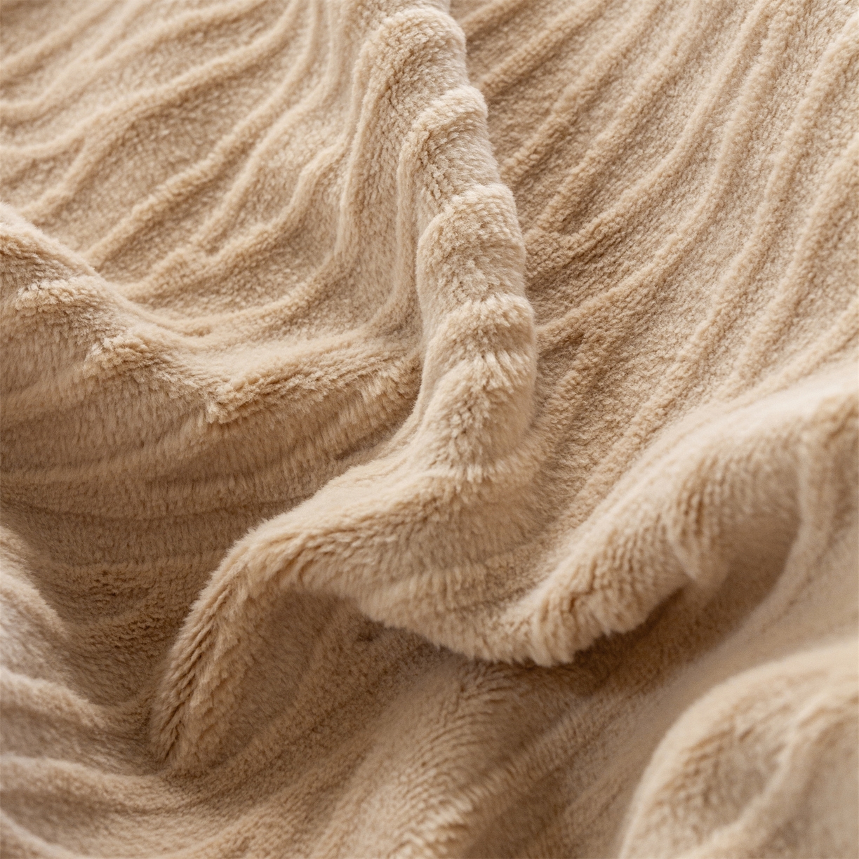 91家纺网 家纺一手货源 找家纺 （总）馨蕊家居 2025新款意大利进口高精密刺绣拼角工艺秋冬法式高奢雪貂绒系列-绒雪芙 会员-10【券后控价358/378】