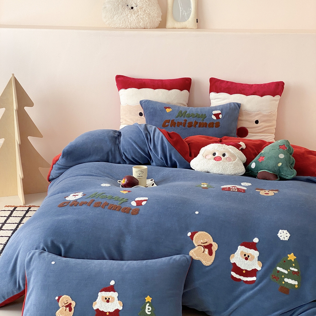 91家纺网 家纺一手货源 找家纺 （总）星野 2025秋冬新品高克重牛奶绒毛巾绣卡通四件套-圣诞童话（商家控价券后：288/318/338）