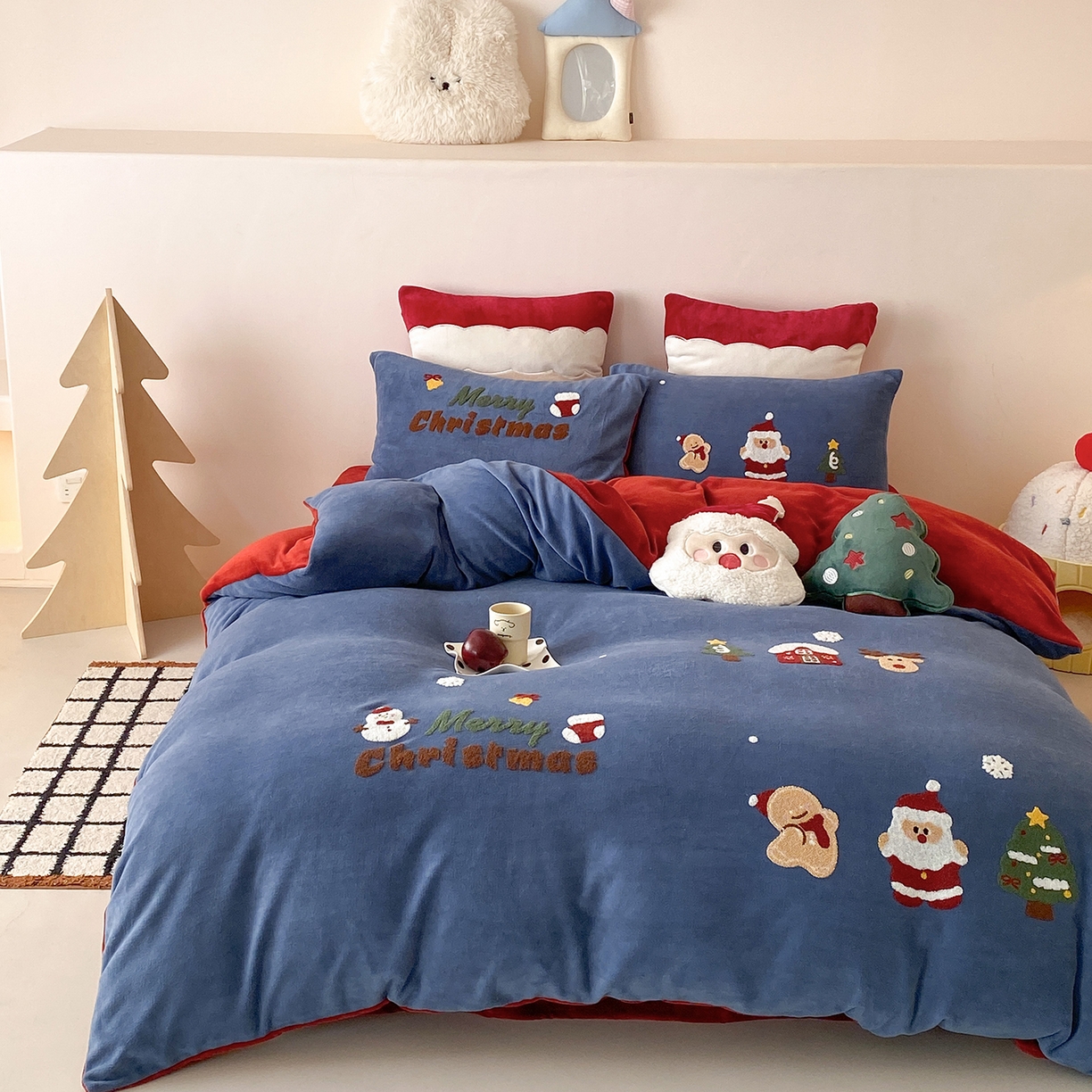 91家纺网 家纺一手货源 找家纺 （总）星野 2025秋冬新品高克重牛奶绒毛巾绣卡通四件套-圣诞童话（商家控价券后：288/318/338）