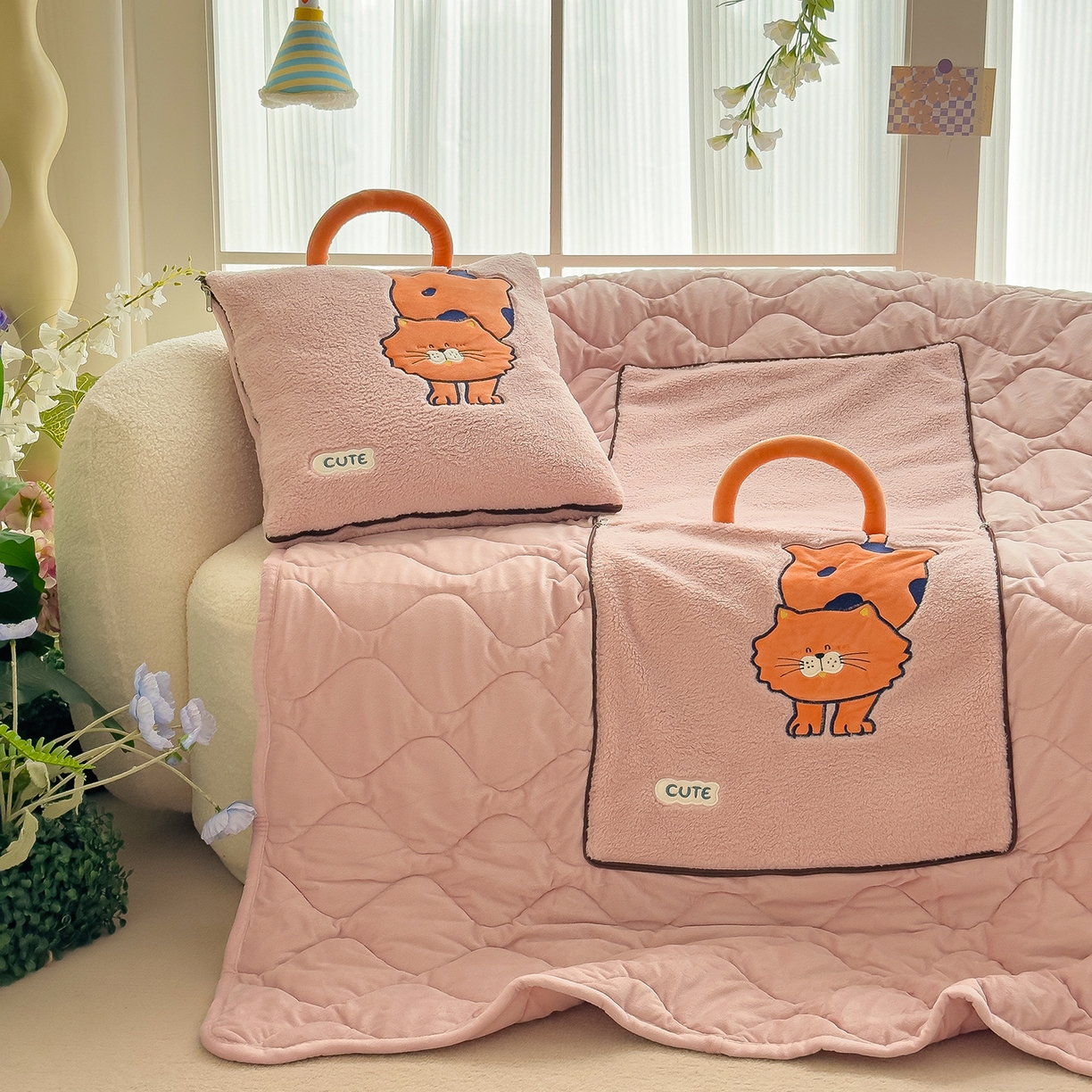 诺可 2025新款丹麦绒贴布绣手提小猫抱枕被 小猫-粉