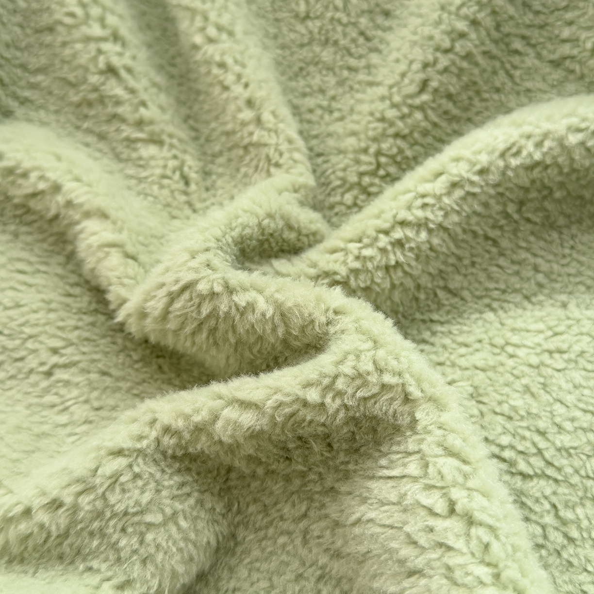 91家纺网 家纺一手货源 找家纺 诺可 2025新款丹麦绒贴布绣手提小猫抱枕被 小猫-绿