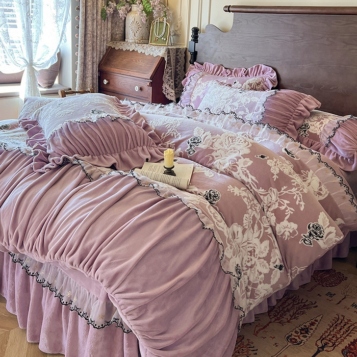 91家纺网 家纺一手货源 找家纺 （总）网红馆（ck家纺） 2025新款牛奶绒雕花花边四件套--国色天香