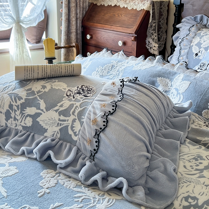 91家纺网 家纺一手货源 找家纺 网红馆（ck家纺） 2025新款牛奶绒雕花花边四件套--国色天香 国色天香 兰色