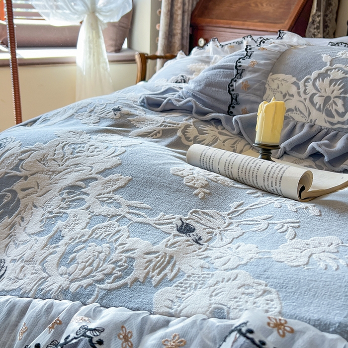 91家纺网 家纺一手货源 找家纺 网红馆（ck家纺） 2025新款牛奶绒雕花花边四件套--国色天香 国色天香 兰色