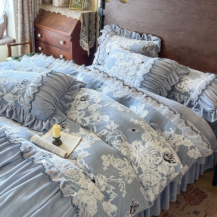 91家纺网 家纺一手货源 找家纺 网红馆（ck家纺） 2025新款牛奶绒雕花花边四件套--国色天香 国色天香 兰色