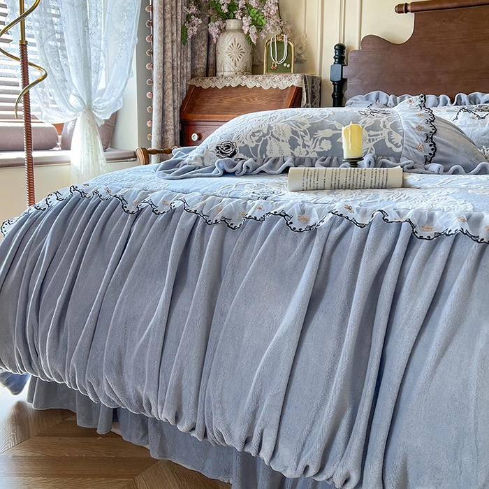 91家纺网 家纺一手货源 找家纺 网红馆（ck家纺） 2025新款牛奶绒雕花花边四件套--国色天香 国色天香 兰色