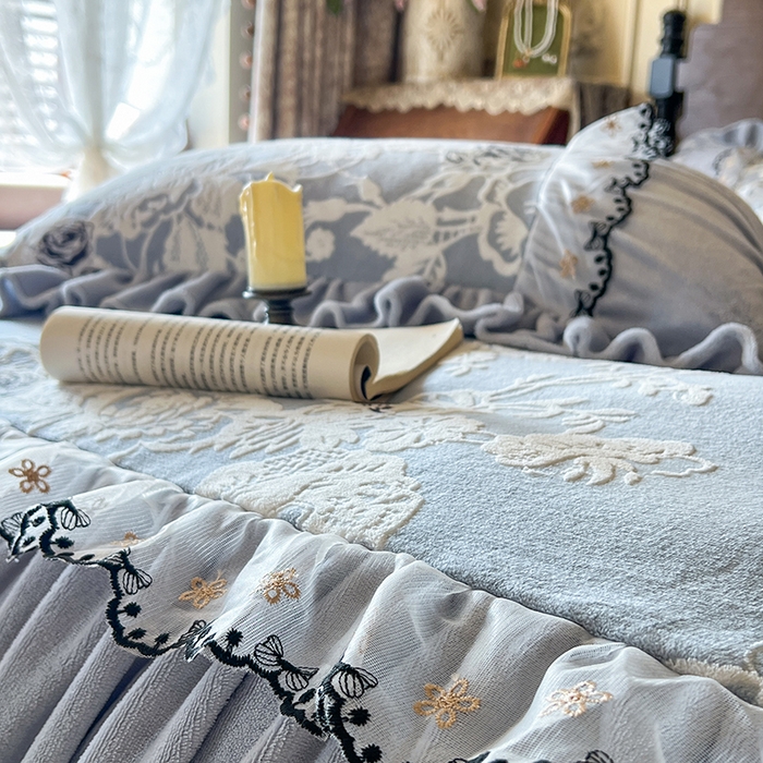 91家纺网 家纺一手货源 找家纺 网红馆（ck家纺） 2025新款牛奶绒雕花花边四件套--国色天香 国色天香 兰色