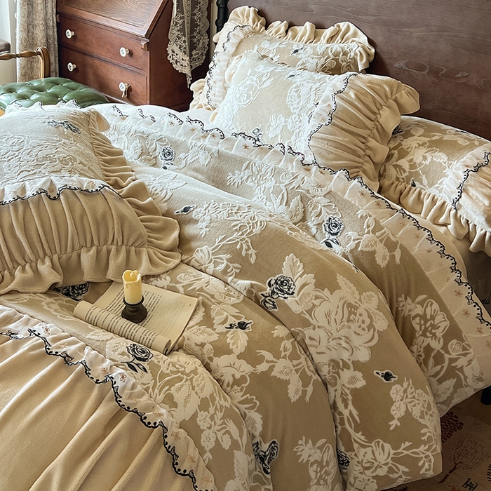 91家纺网 家纺一手货源 找家纺 网红馆（ck家纺） 2025新款牛奶绒雕花花边四件套--国色天香 国色天香 卡其