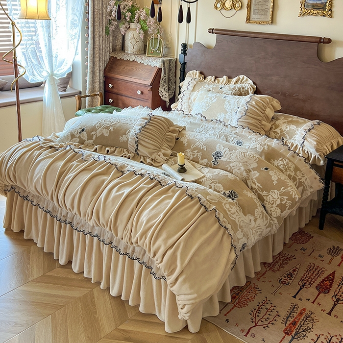 91家纺网 家纺一手货源 找家纺 网红馆（ck家纺） 2025新款牛奶绒雕花花边四件套--国色天香 国色天香 卡其