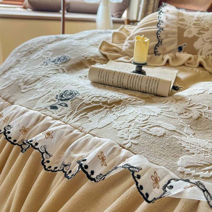 91家纺网 家纺一手货源 找家纺 网红馆（ck家纺） 2025新款牛奶绒雕花花边四件套--国色天香 国色天香 卡其