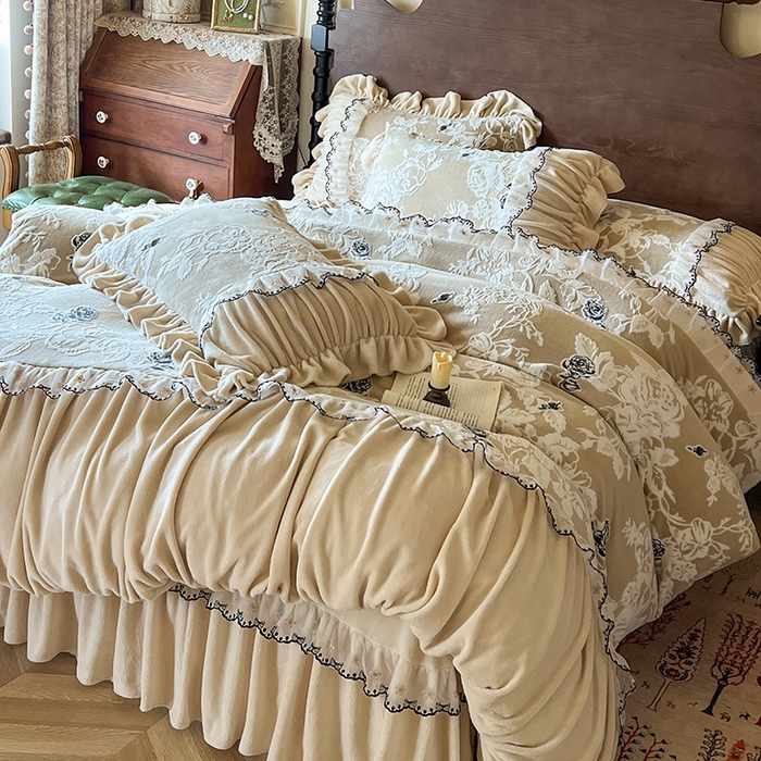 91家纺网 家纺一手货源 找家纺 网红馆（ck家纺） 2025新款牛奶绒雕花花边四件套--国色天香 国色天香 卡其