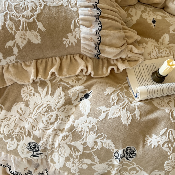 91家纺网 家纺一手货源 找家纺 网红馆（ck家纺） 2025新款牛奶绒雕花花边四件套--国色天香 国色天香 卡其