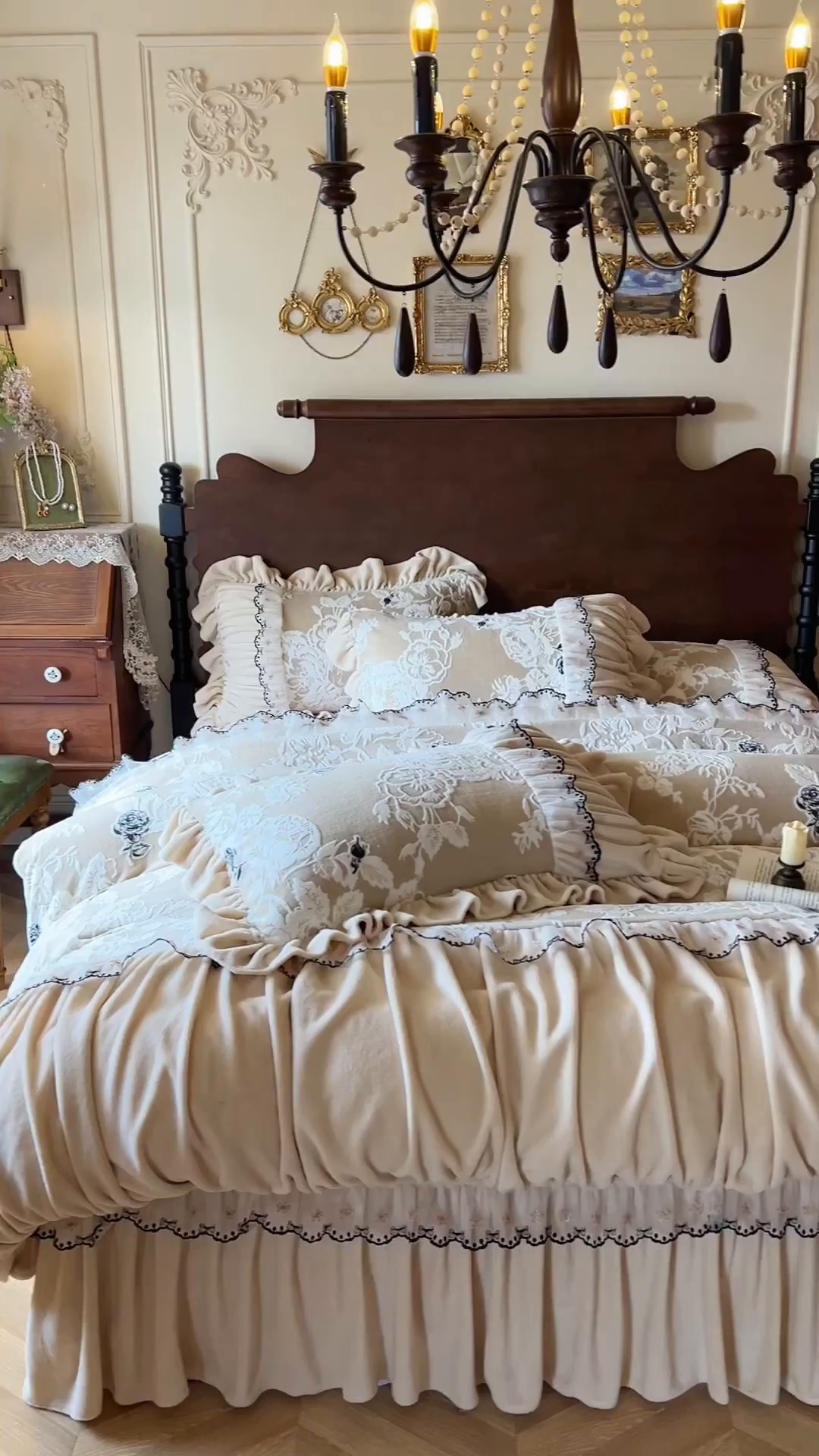 91家纺网 家纺一手货源 找家纺 网红馆（ck家纺） 2025新款牛奶绒雕花花边四件套--国色天香 国色天香 卡其