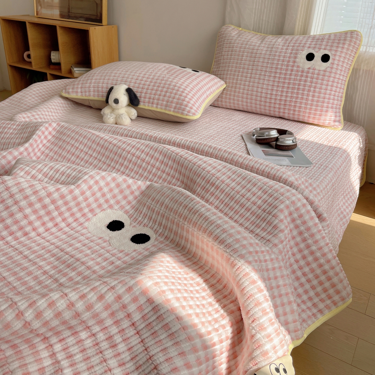 91家纺网 家纺一手货源 找家纺 （总）桃子家居 2025新款A类ins秋冬限定款豹纹黑白皮猫咪兔毛贴布绣工艺刺绣混搭加厚牛奶绒系列四件套