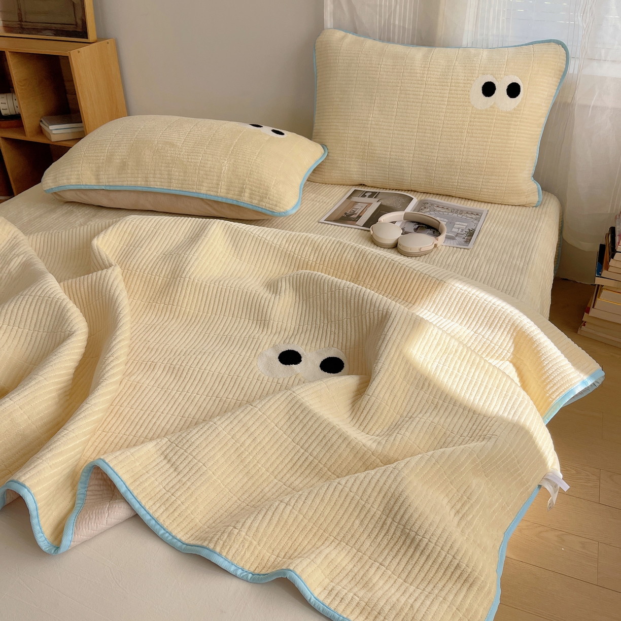 桃子家居 2025新款韩系撞色毛巾绣大眼睛加厚牛奶绒多功能床盖三件套单品 绒床盖-毛巾绣大眼黄