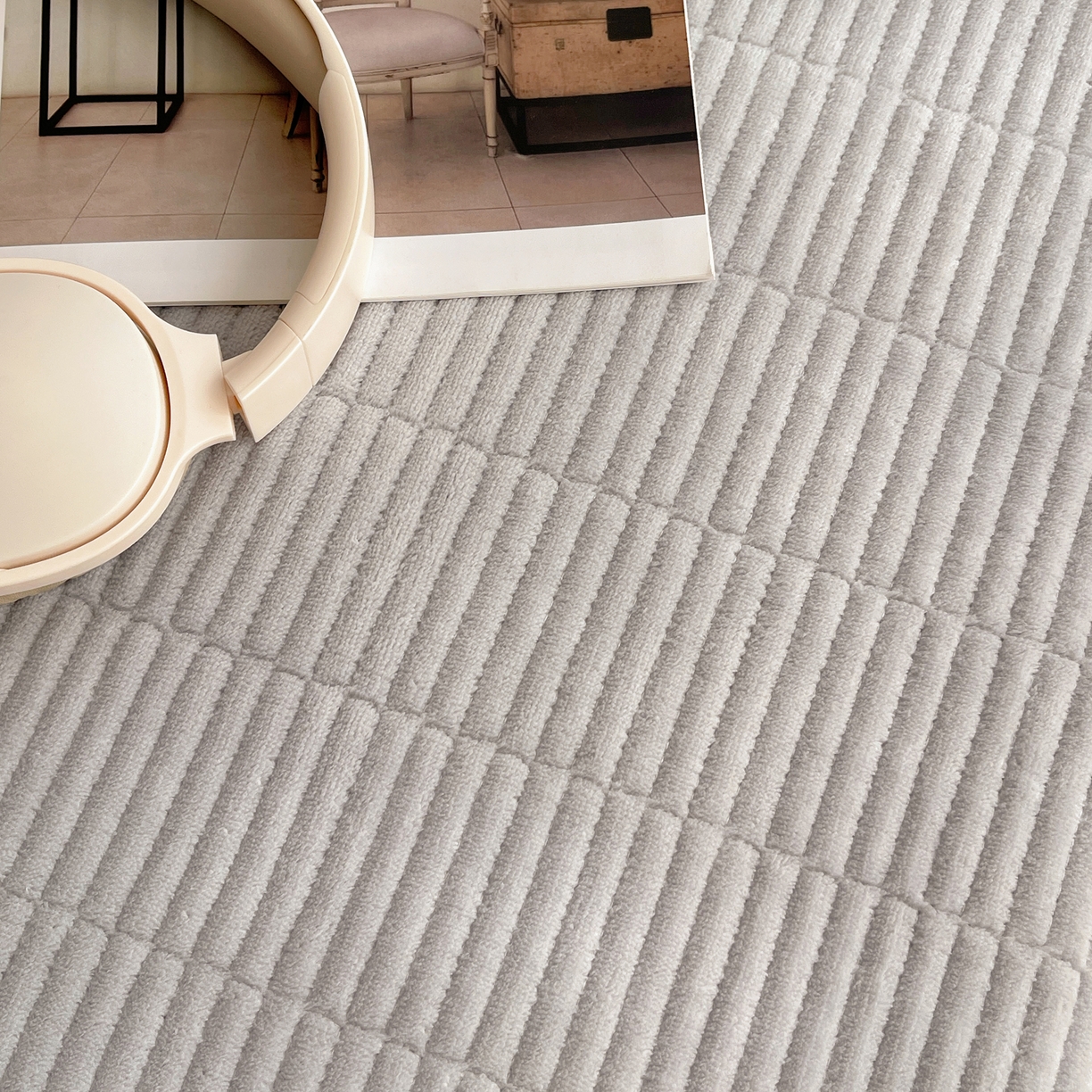 91家纺网 家纺一手货源 找家纺 桃子家居 2025新款韩系撞色毛巾绣大眼睛加厚牛奶绒多功能床盖三件套单品 绒床盖-毛巾绣大眼灰