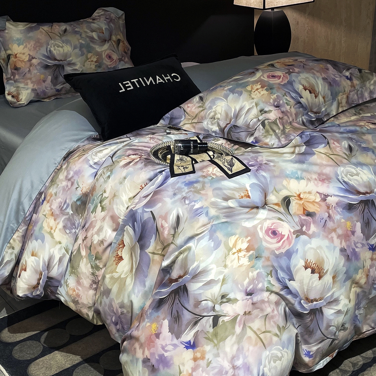 91家纺网 家纺一手货源 找家纺 大渔生活 2025新款贡缎长绒棉高品数码印花四件套 幻彩花眠