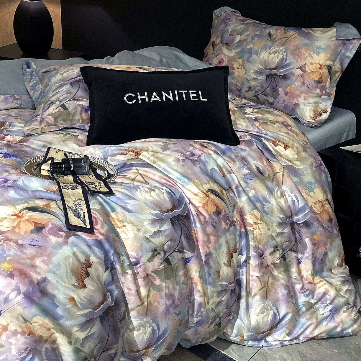 91家纺网 家纺一手货源 找家纺 大渔生活 2025新款贡缎长绒棉高品数码印花四件套 幻彩花眠