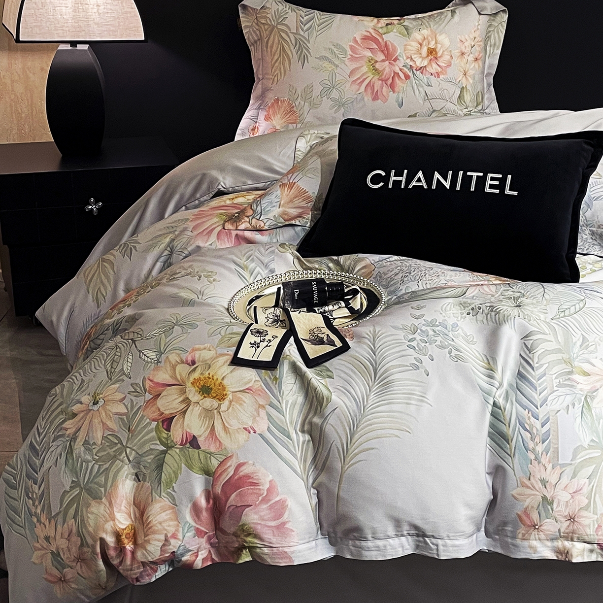 91家纺网 家纺一手货源 找家纺 大渔生活 2025新款贡缎长绒棉高品数码印花四件套 静若繁花