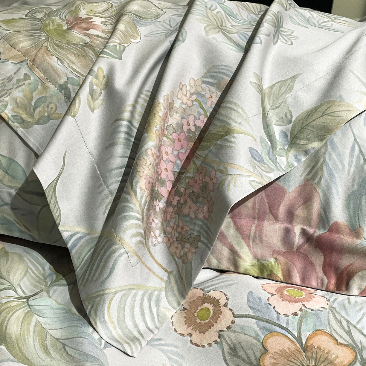 91家纺网 家纺一手货源 找家纺 大渔生活 2025新款贡缎长绒棉高品数码印花四件套 静若繁花