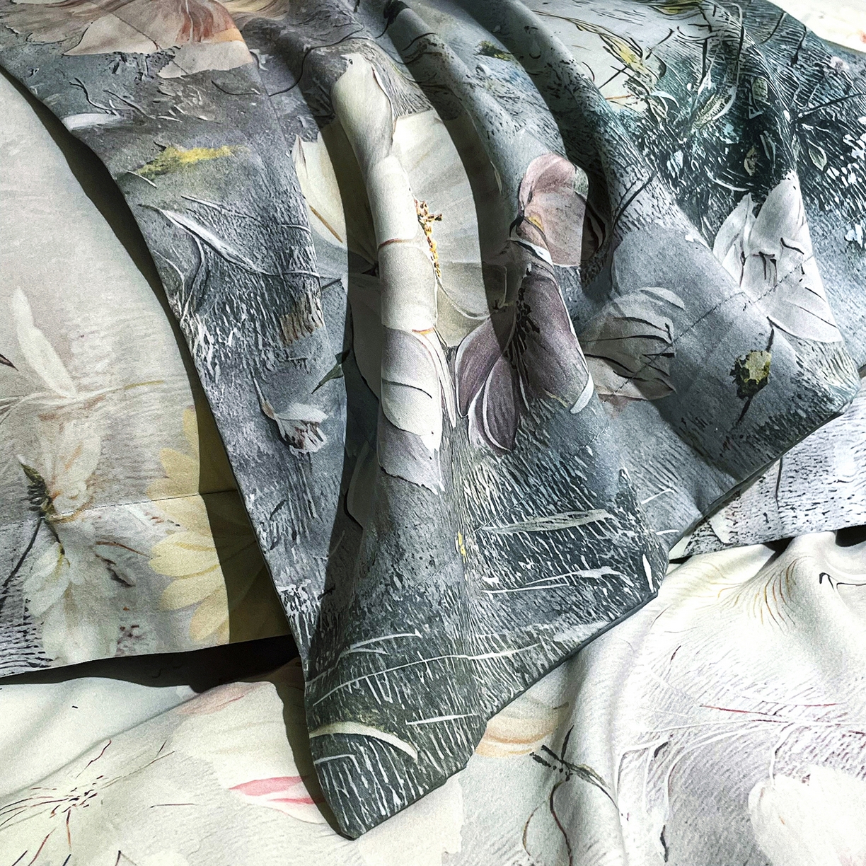 91家纺网 家纺一手货源 找家纺 大渔生活 2025新款贡缎长绒棉高品数码印花四件套 清梦花漪