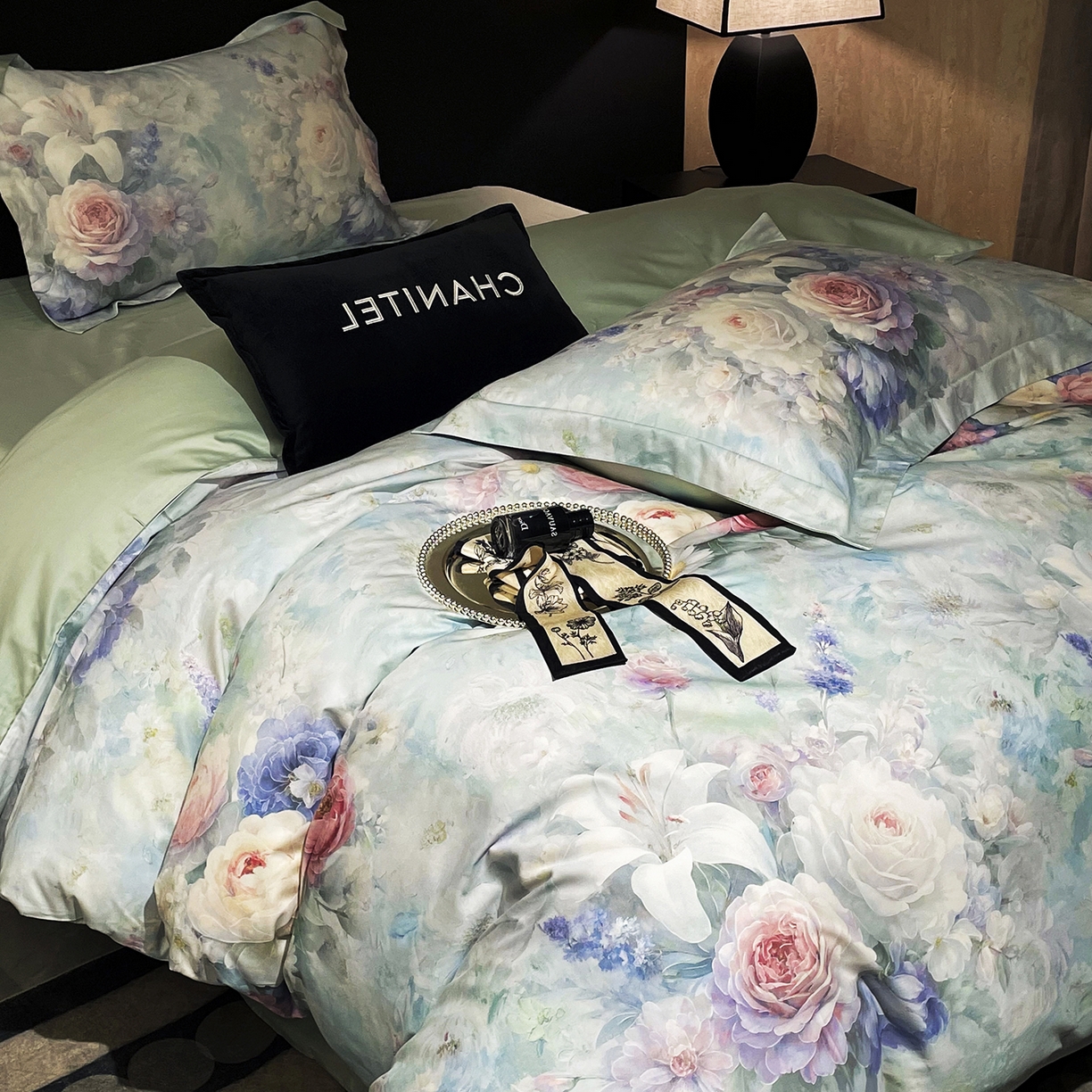 91家纺网 家纺一手货源 找家纺 大渔生活 2025新款贡缎长绒棉高品数码印花四件套 清柔花镜