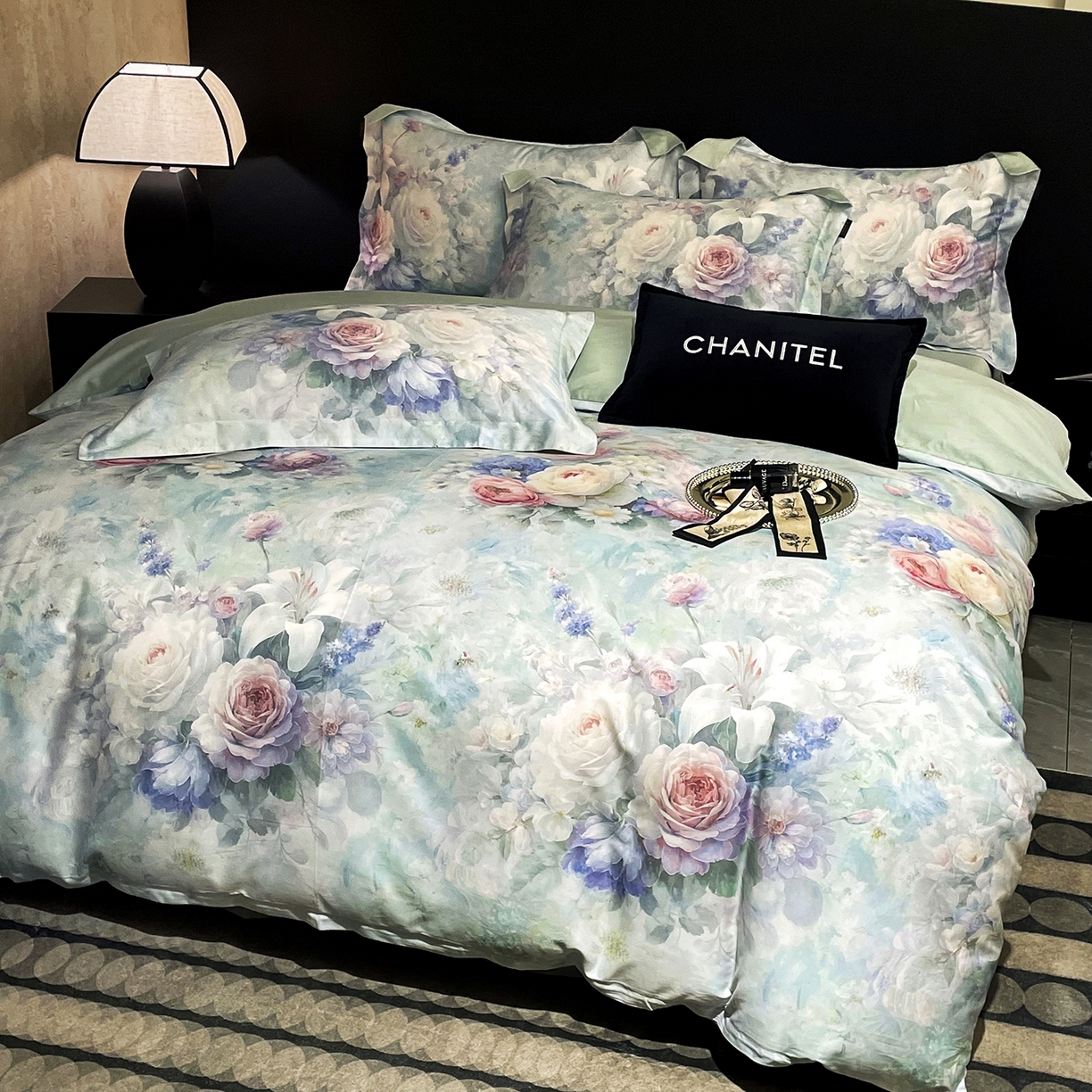 91家纺网 家纺一手货源 找家纺 大渔生活 2025新款贡缎长绒棉高品数码印花四件套 清柔花镜