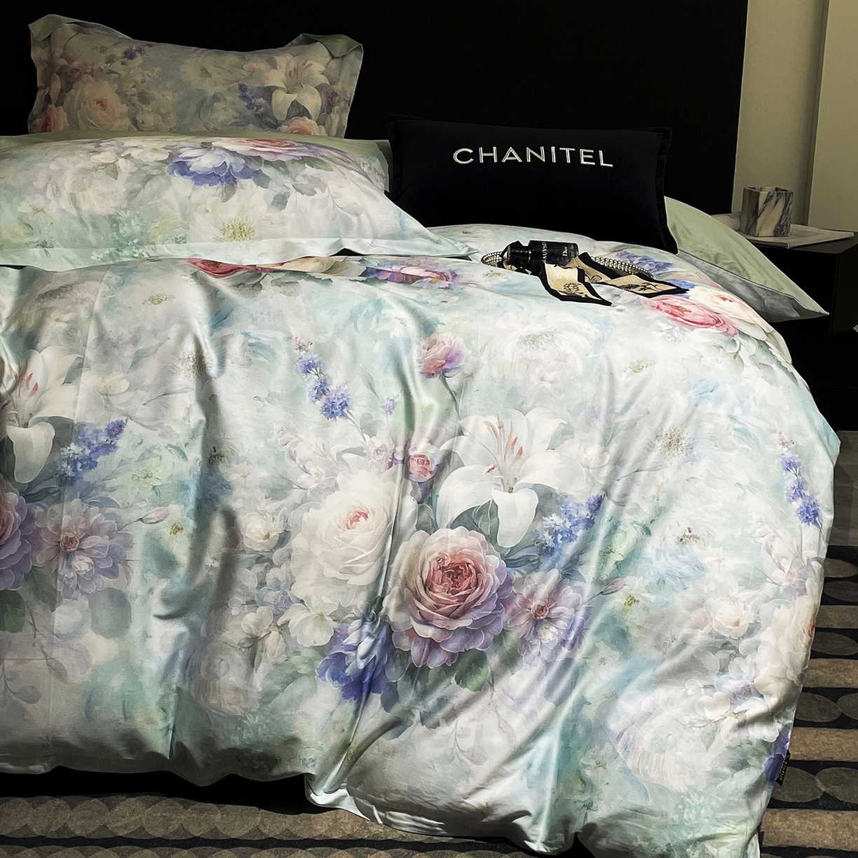 91家纺网 家纺一手货源 找家纺 大渔生活 2025新款贡缎长绒棉高品数码印花四件套 清柔花镜