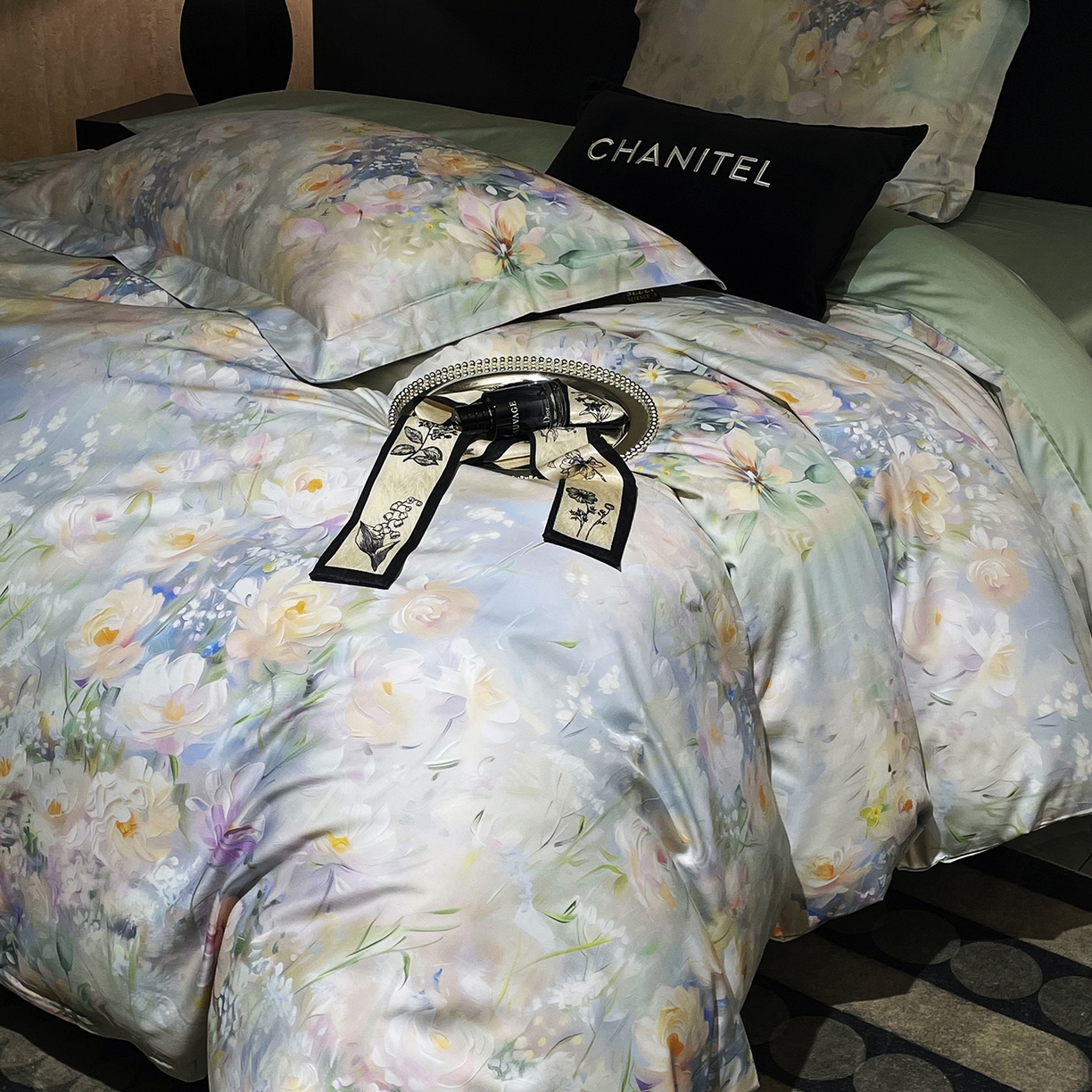 91家纺网 家纺一手货源 找家纺 大渔生活 2025新款贡缎长绒棉高品数码印花四件套 柔菌栀恋