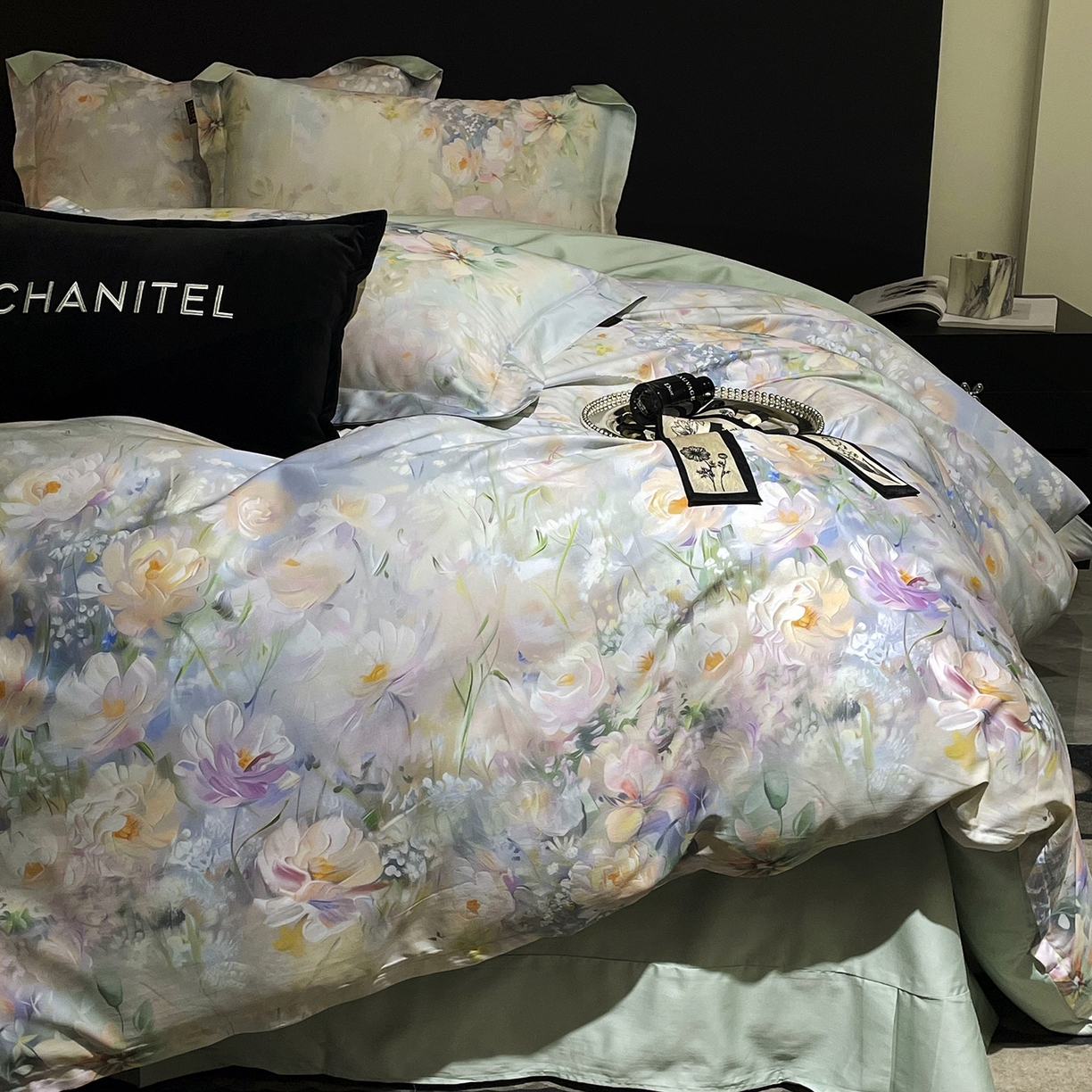 91家纺网 家纺一手货源 找家纺 大渔生活 2025新款贡缎长绒棉高品数码印花四件套 柔菌栀恋