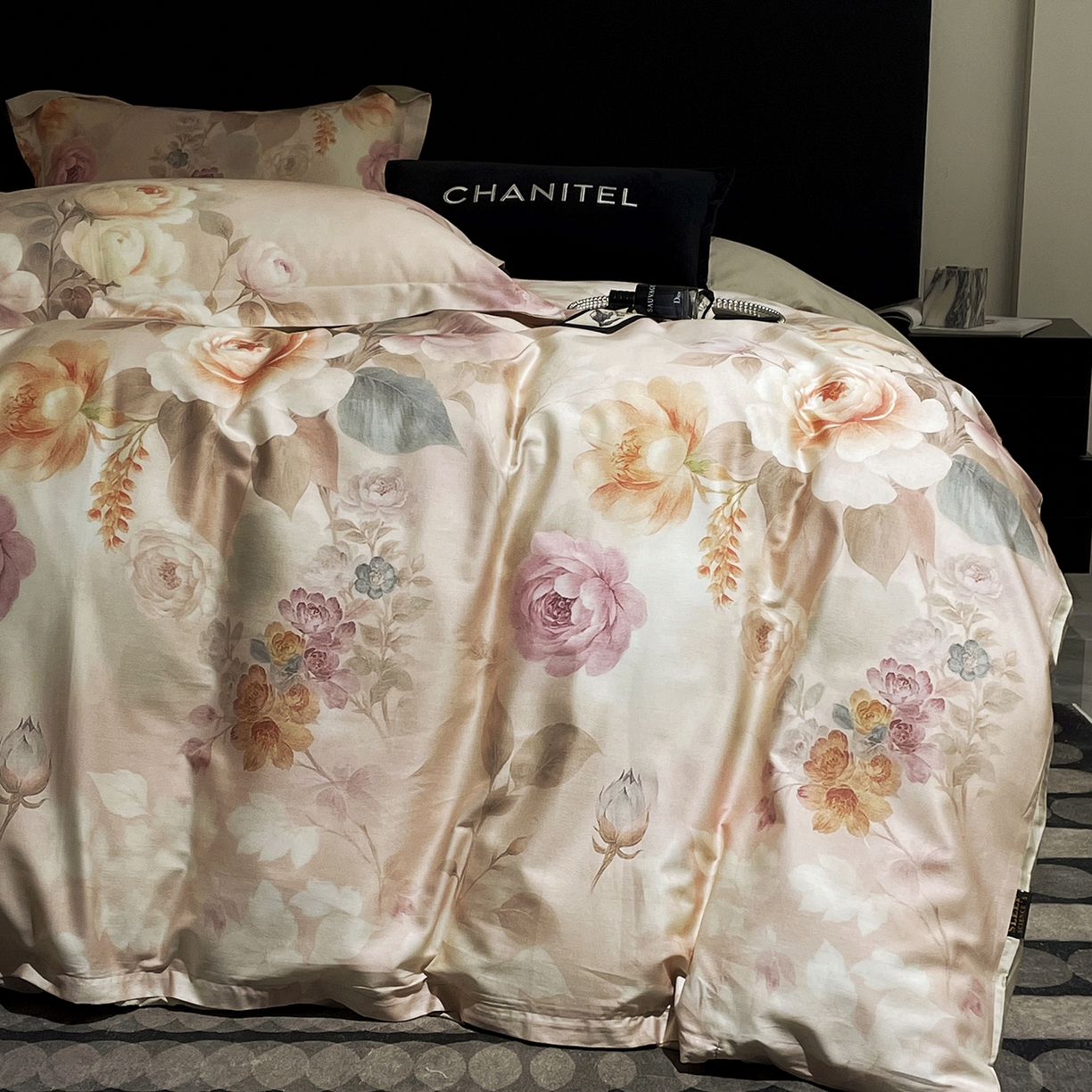 91家纺网 家纺一手货源 找家纺 大渔生活 2025新款贡缎长绒棉高品数码印花四件套 雾粉花槿