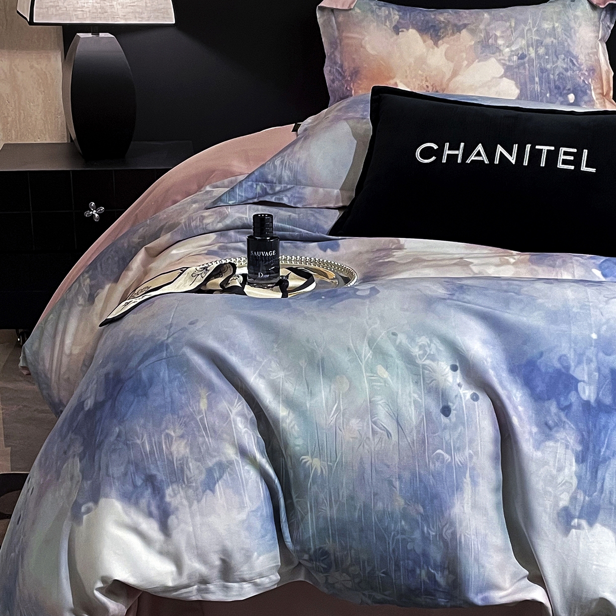 91家纺网 家纺一手货源 找家纺 大渔生活 2025新款贡缎长绒棉高品数码印花四件套 云花漾蓝