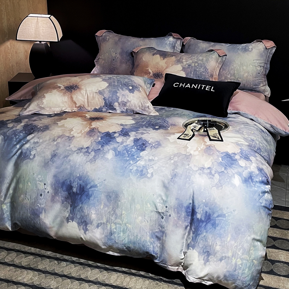 91家纺网 家纺一手货源 找家纺 大渔生活 2025新款贡缎长绒棉高品数码印花四件套 云花漾蓝