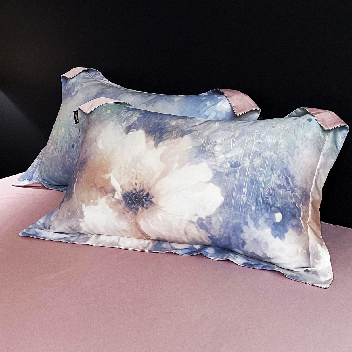 91家纺网 家纺一手货源 找家纺 大渔生活 2025新款贡缎长绒棉高品数码印花四件套 云花漾蓝