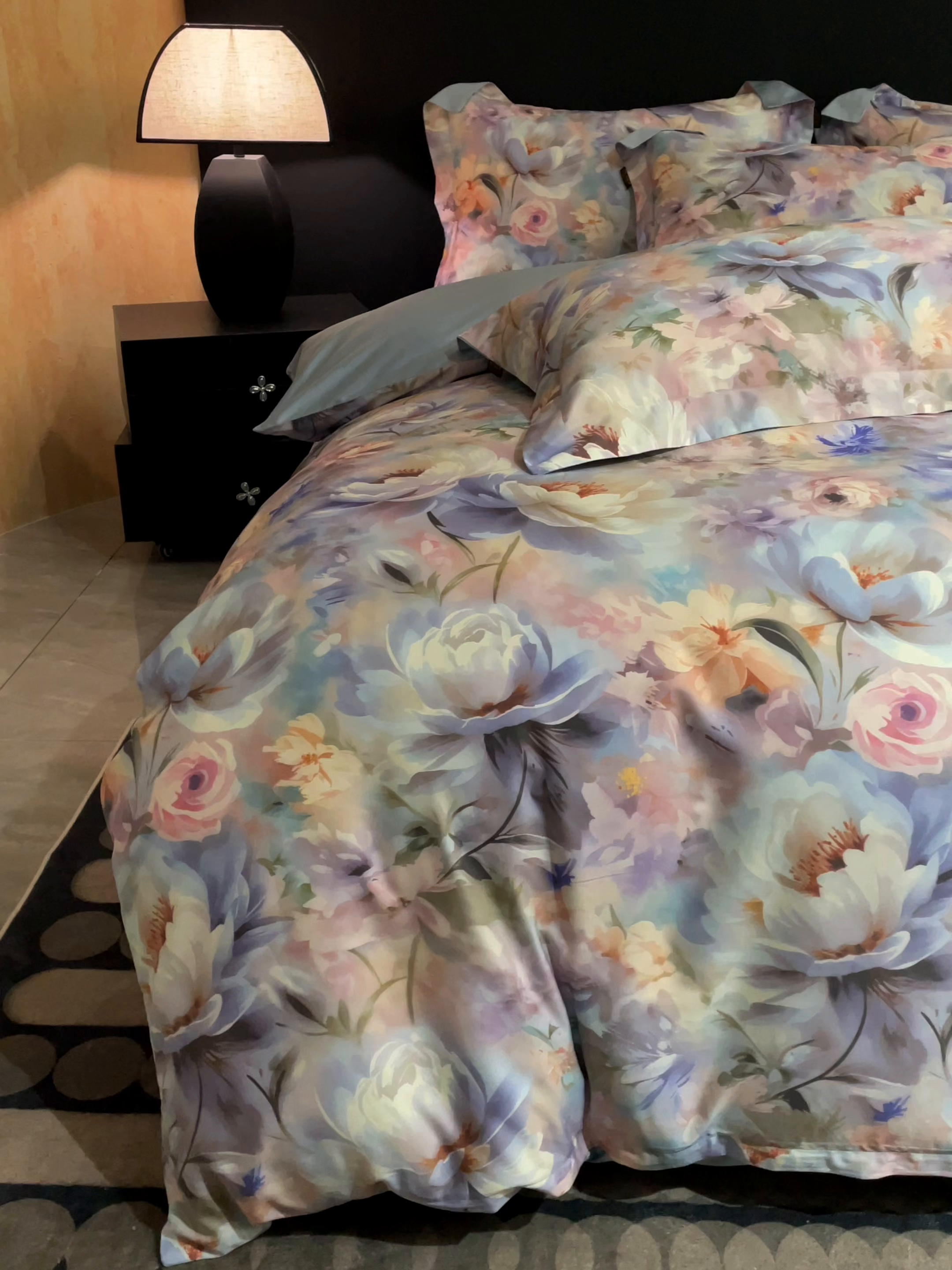 91家纺网 家纺一手货源 找家纺 大渔生活 2025新款贡缎长绒棉高品数码印花四件套 幻彩花眠