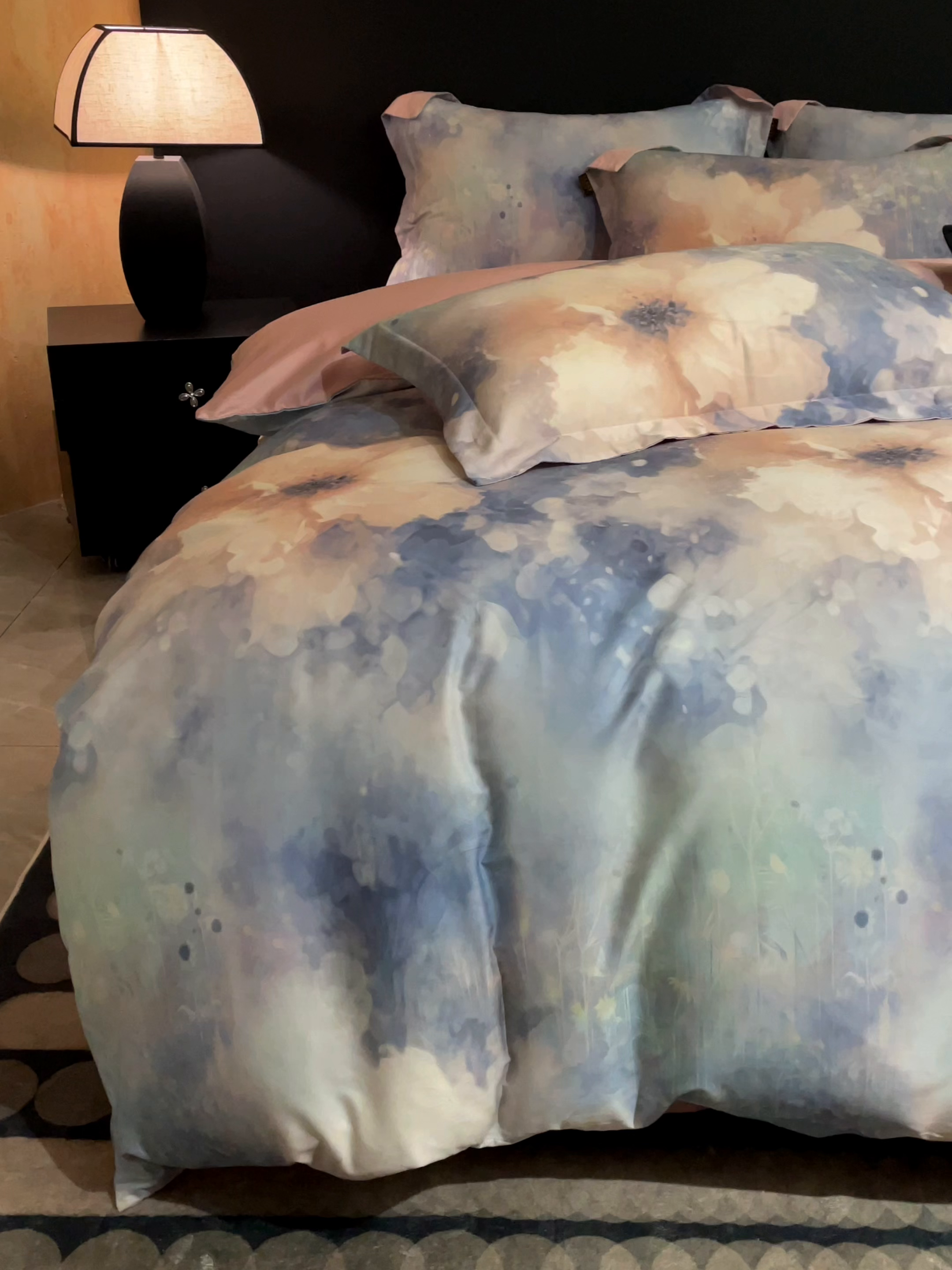 91家纺网 家纺一手货源 找家纺 大渔生活 2025新款贡缎长绒棉高品数码印花四件套 云花漾蓝