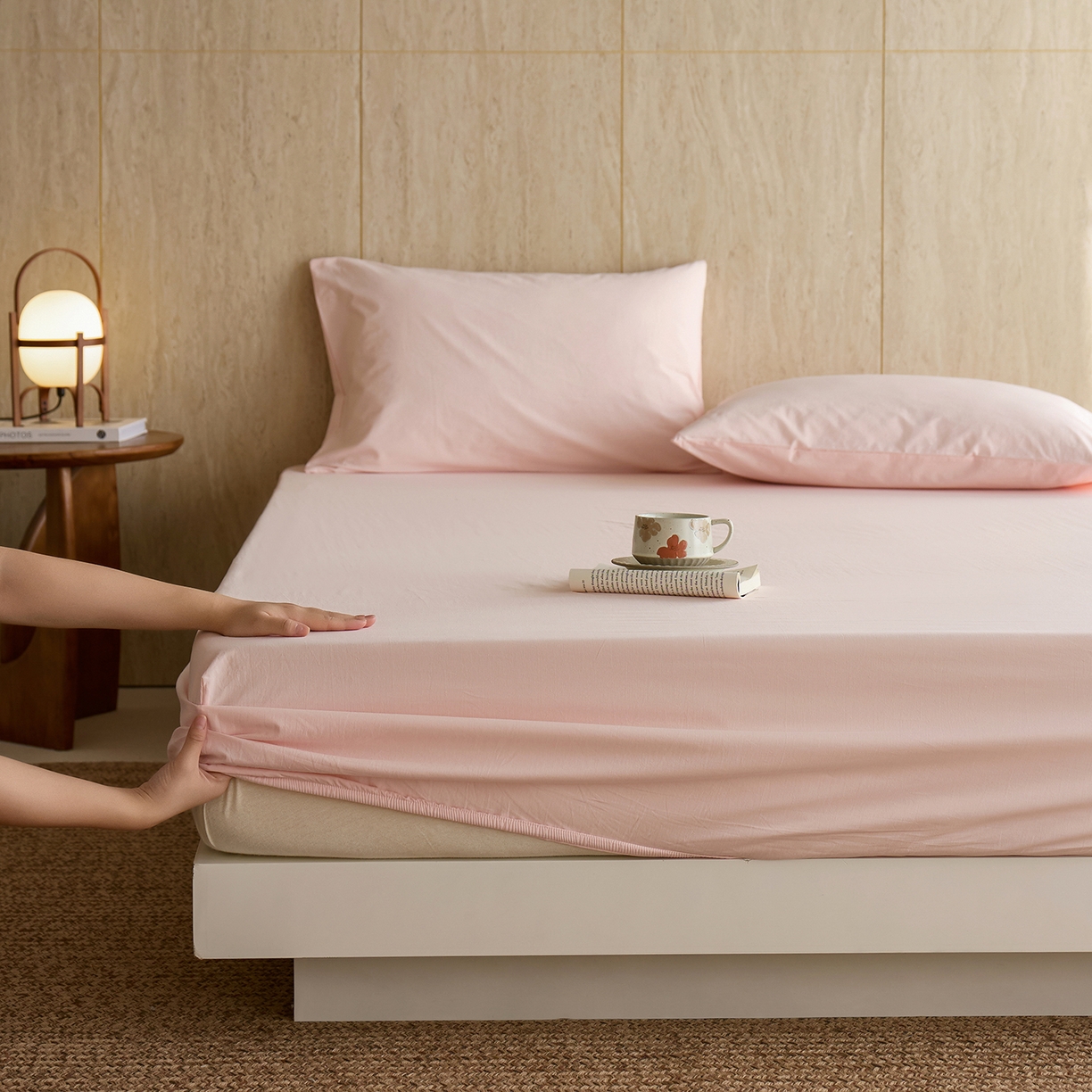 91家纺网 家纺一手货源 找家纺 轩和家居 2025新款全棉高支旧感砂洗长绒棉单床笠 薄樱粉